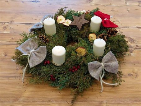 Adventkranzbinden für die ganze Familie